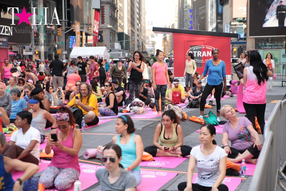 Моя йога на Таймс Сквер на фестивале йоги SolsticeTSq 2016